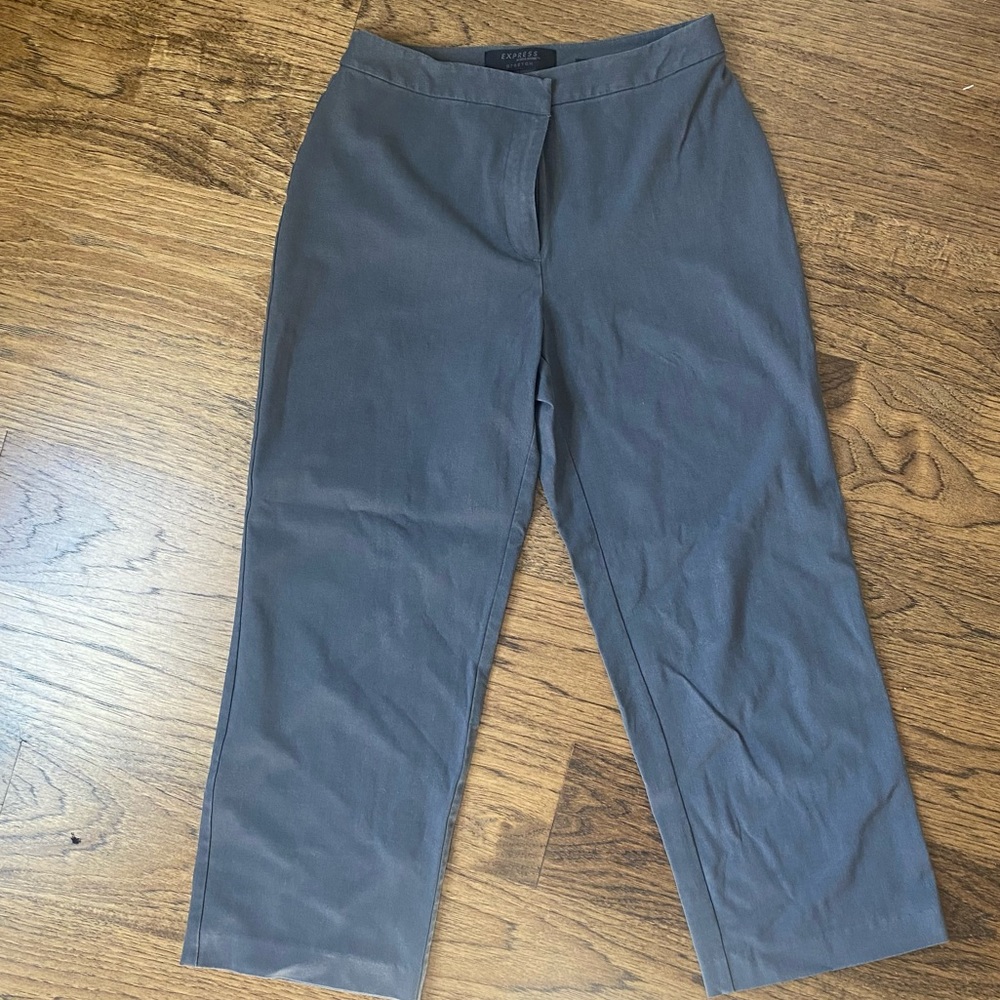 3/$25 Express Stretch Capri Pants